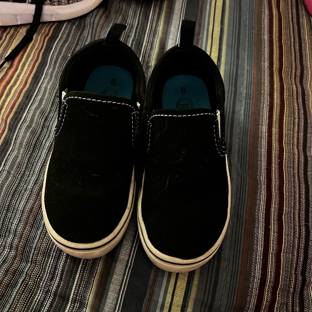 Boys slide on shoes
